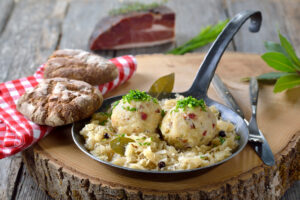Tiroler Knödel: Ein Rezept mit Tradition und besten Zutaten